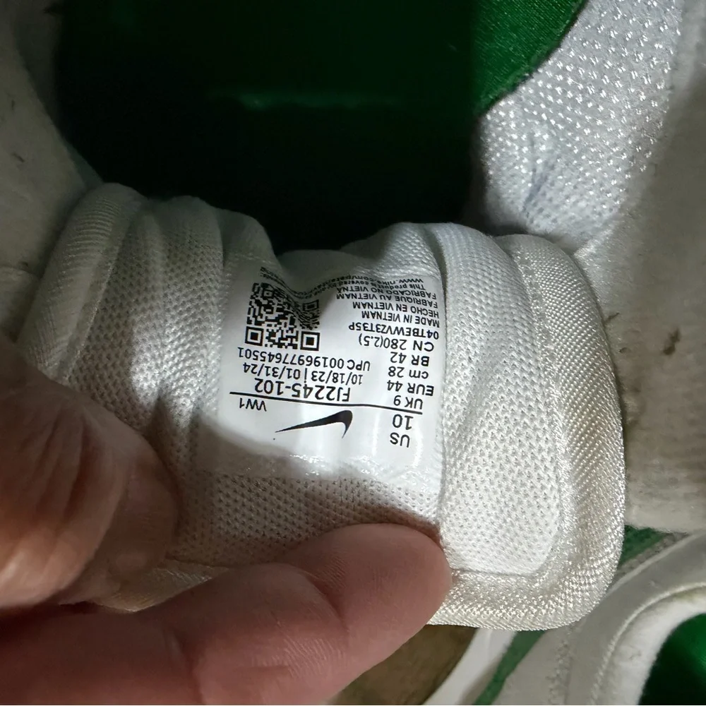 Nike Green and White Mens golf shoe - Picture 4 of 10
